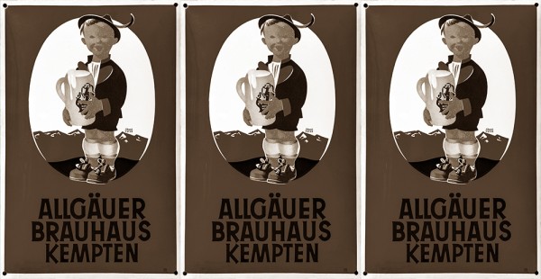 Drei identische Plakate zeigen eine Figur mit Hörnerhut, die ein großes Bierglas hält.